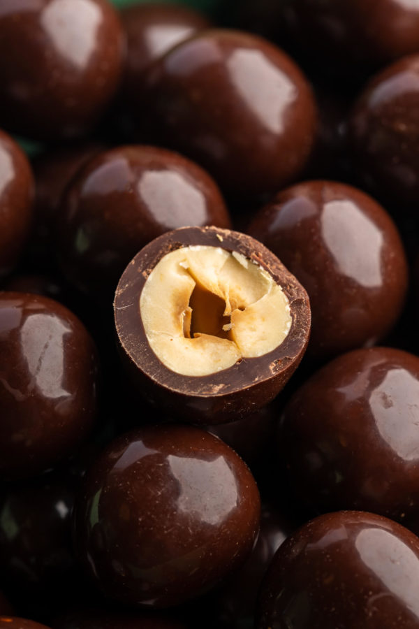 Hazelnuts Drops – Dark / 140 gr – Organic - Image 4