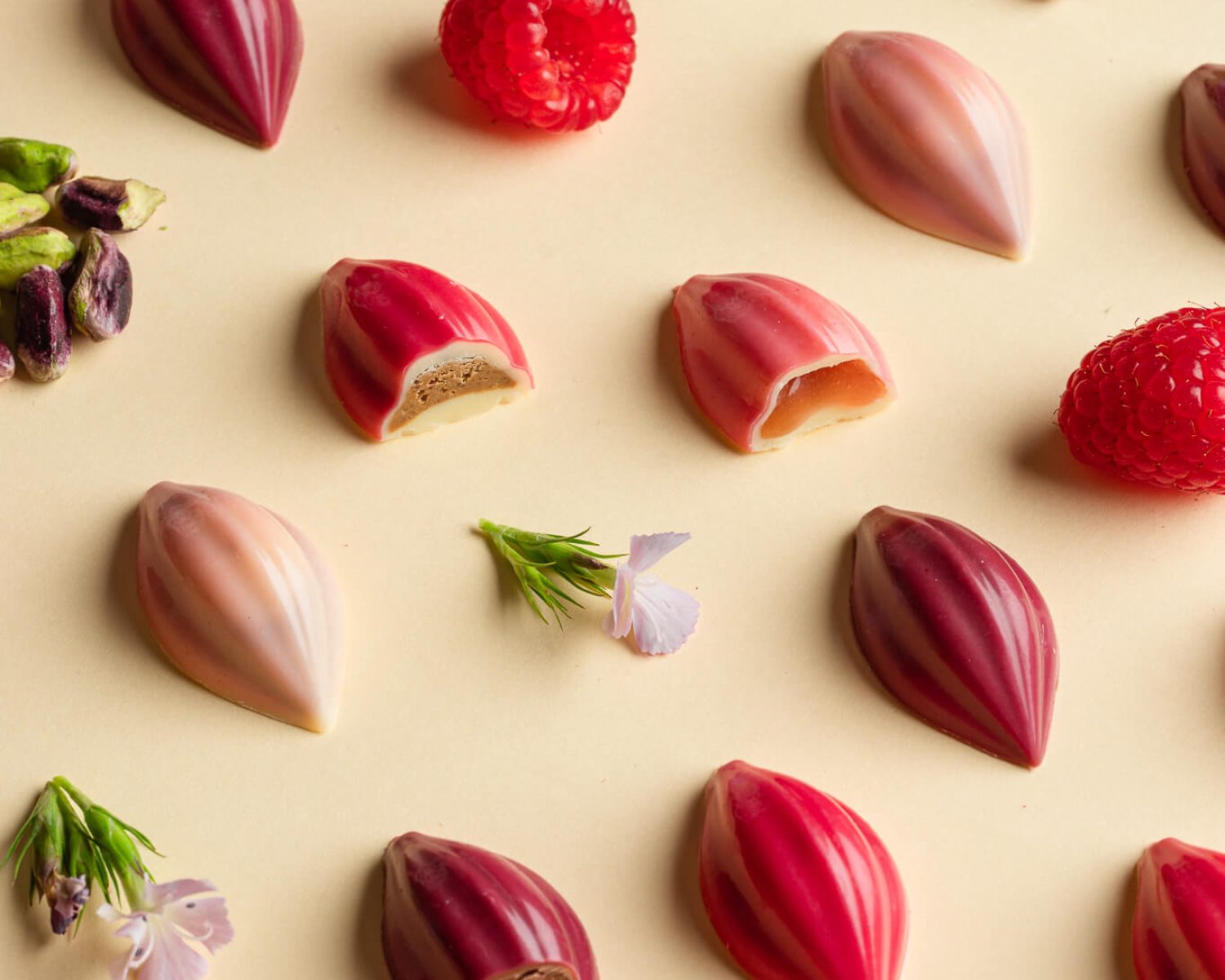 Sweetzerland_Easter_2026_Blossom_Gift_Box_Lifestyle_2